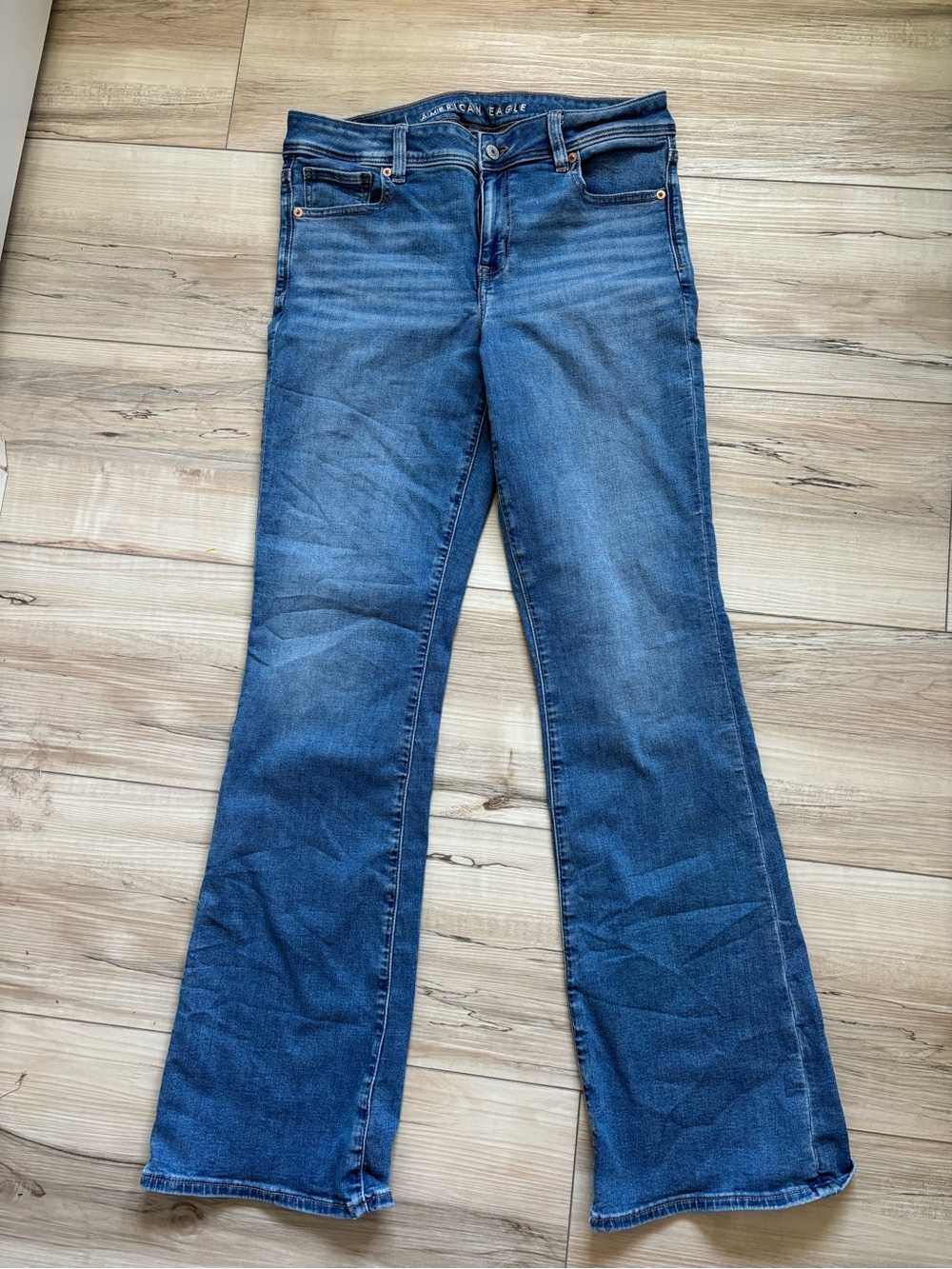 American Eagle Outfitters Women's Flare Jeans in Blue Wash